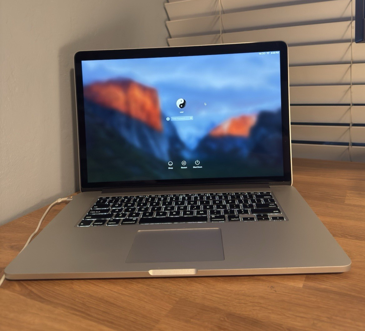 Apple MacBook Pro11,4 Mid 2015 15.4″ i7-4770HQ @2.2GHz 16GB RAM 512GB SSD #M7