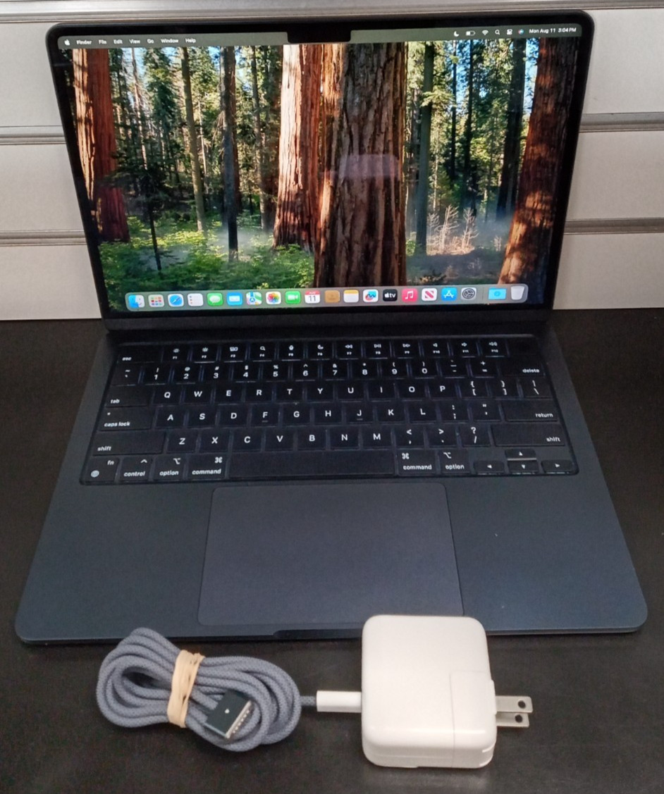 (MA2) 2024 Apple MacBook Air 13.6″ M3 8C GPU 4.0GHz 8GB RAM 256GB SSD A3113
