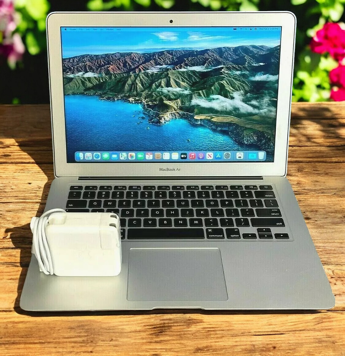 2017 Apple Macbook Air 13″ – Dual Core i5 1.8GHZ 8GB 256GB SSD – OS Monterey