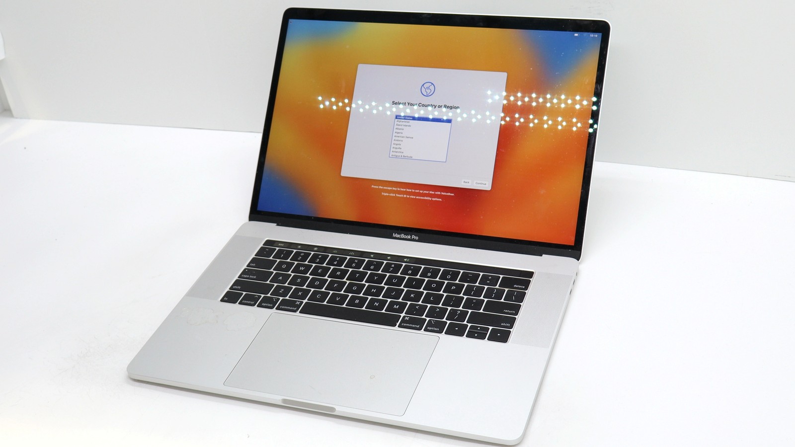 Apple MacBook Pro 15 Core i9 32GB 512GB Silver 2018 – Used Good