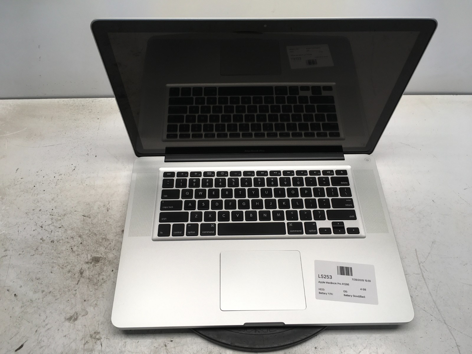 Apple MacBook Pro A1286  4 GB NO HDD
