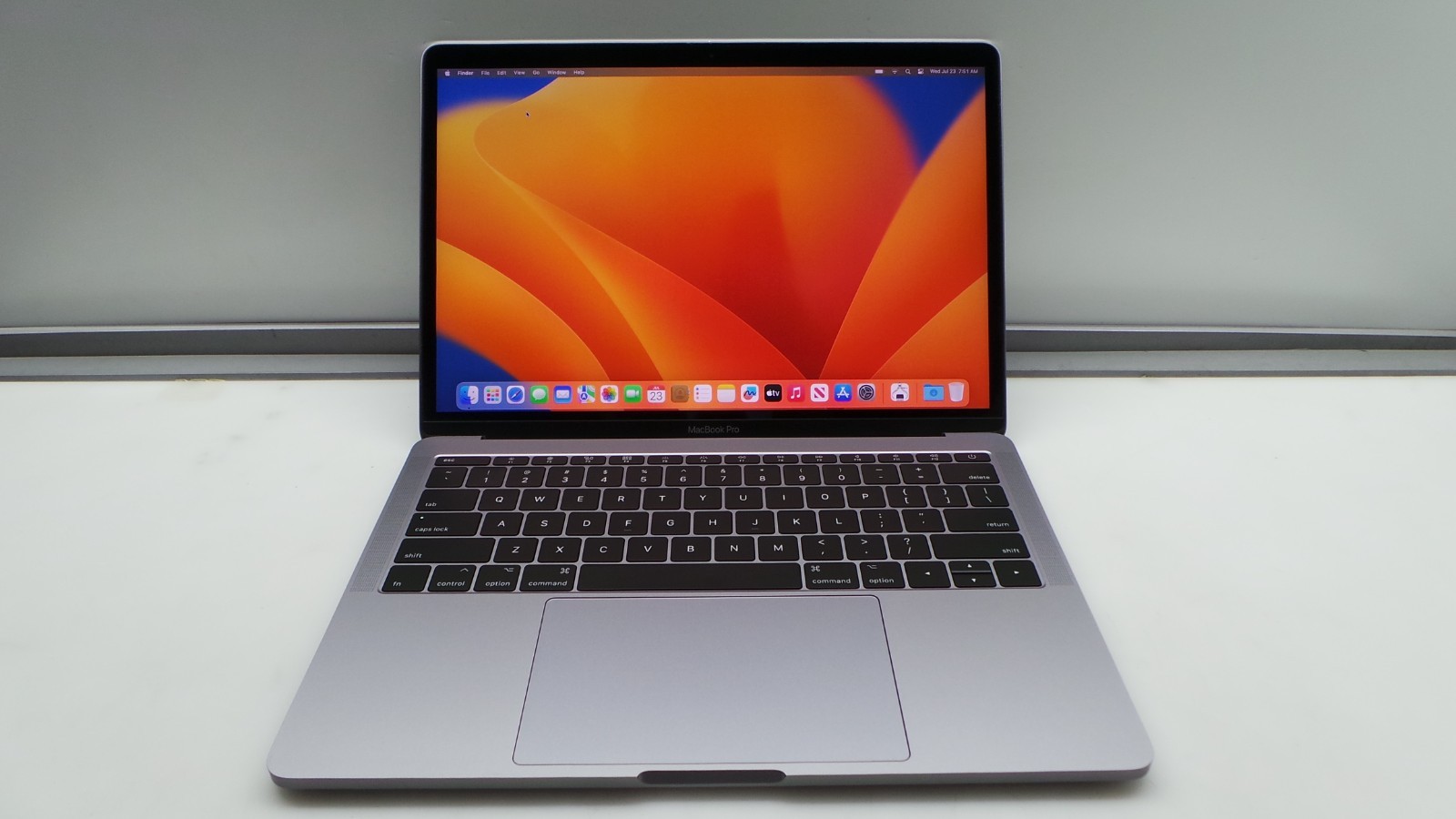 Apple MacBook Pro Retina Gray A1708 13”2017 i5-7360U 2.30GHz 8GB Ram 128GB SSD