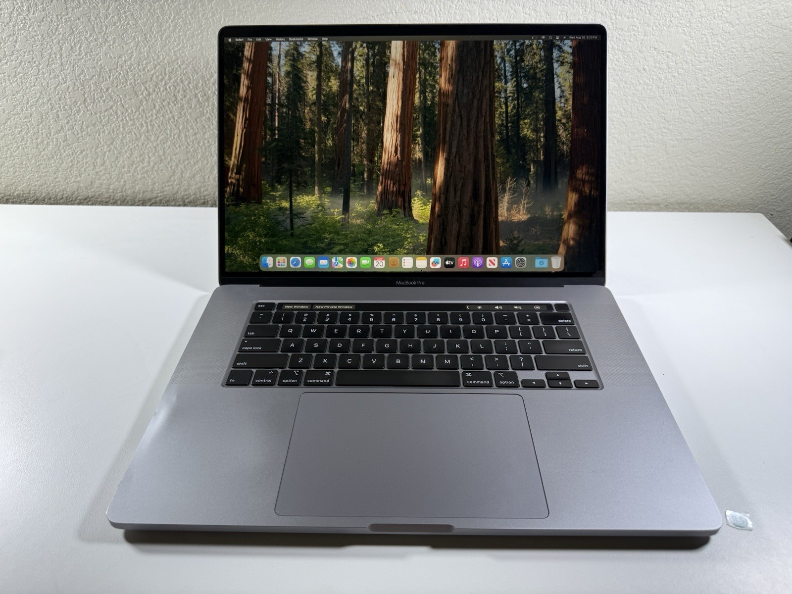 Apple MacBook Pro A2141 16″ i7-9750H  2.6GHz 32GB 512GB Radeon Pro 5500M-Sequoia