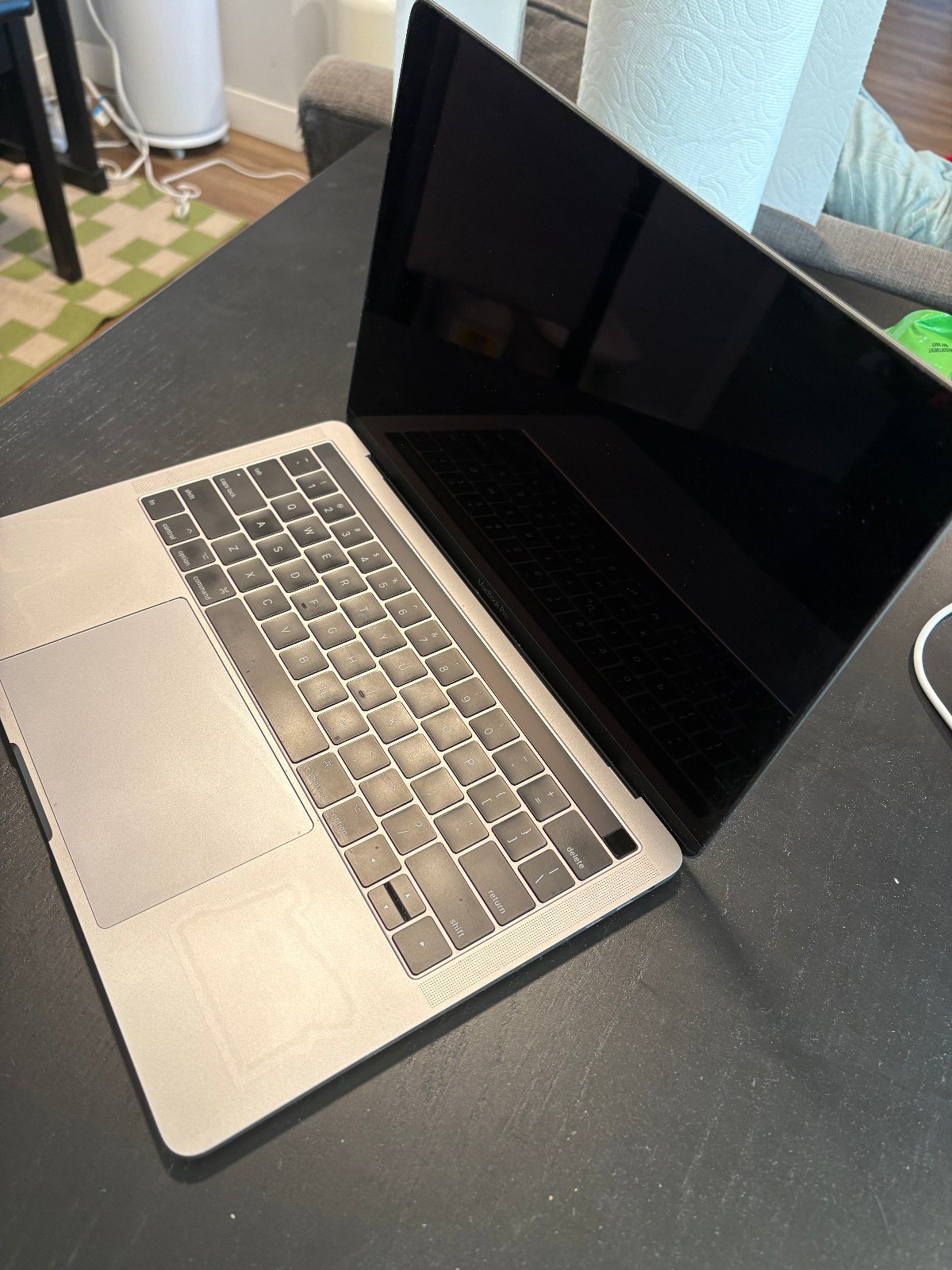 Apple MacBook Pro 13″ 2017 i5 8GB RAM 512GB SSD With Touch Bar Space Gray A1708