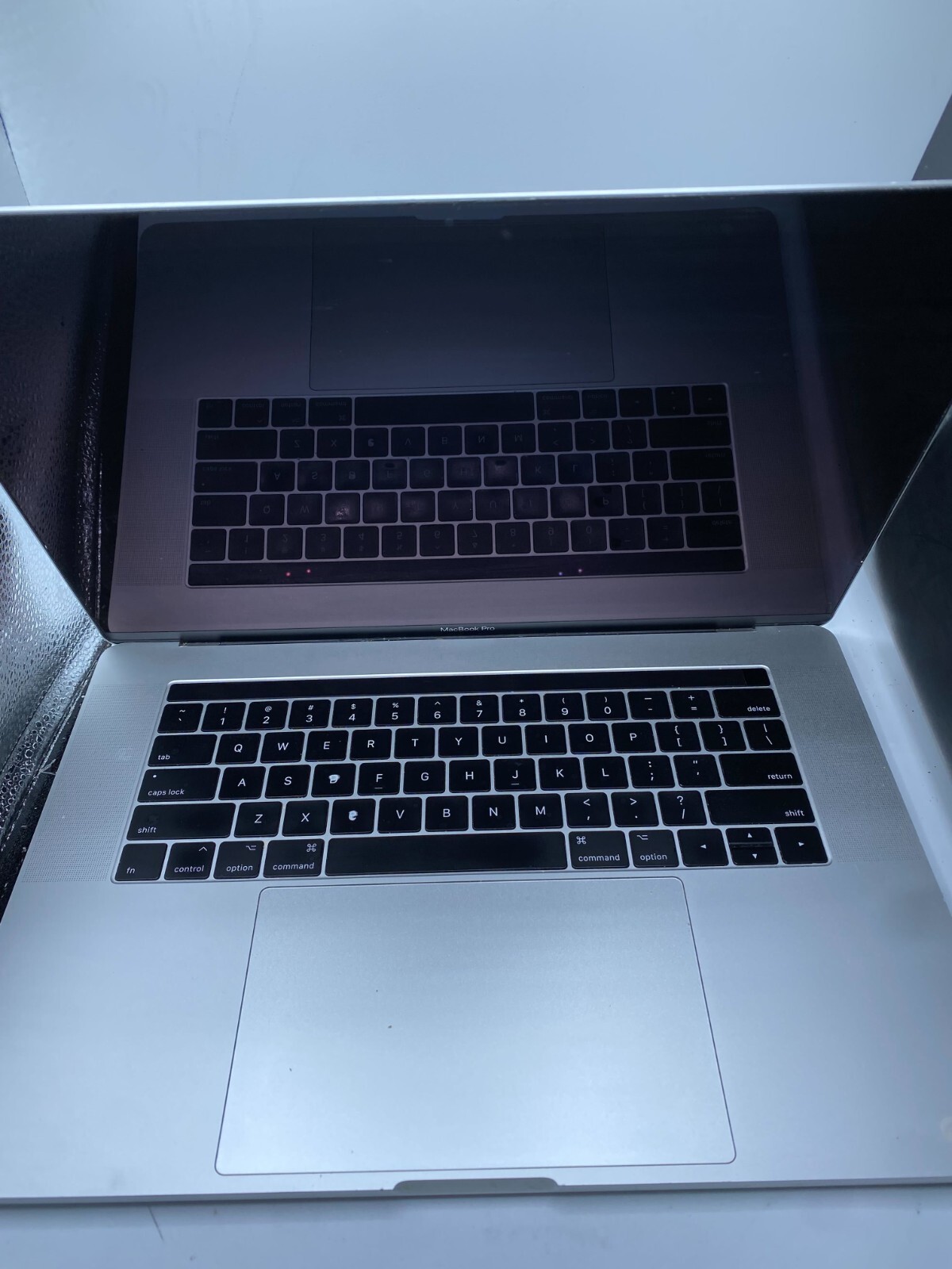 Apple MacBook Pro MPTR2LL/A  i74600U 2.8GHz 16GB 512GB – B Grade – See Desc…