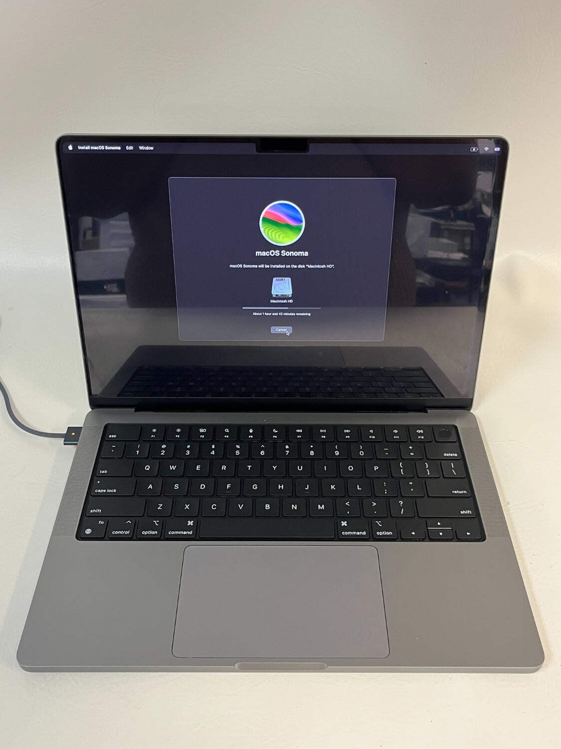 2021 Apple MacBook Pro 15″ M1 Pro 14C GPU 3.2GHz 16GB RAM 512GB SSD MKGP3LL/A