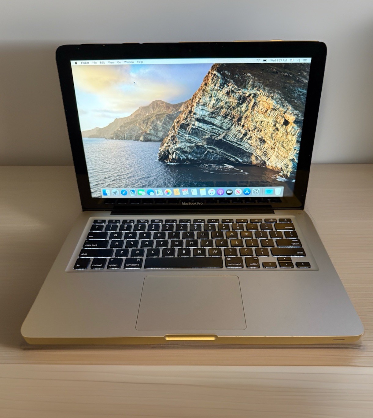 Apple MacBook Pro 13” | 2.5 GHz Intel i5 | 8GB RAM | 500GB | 10047