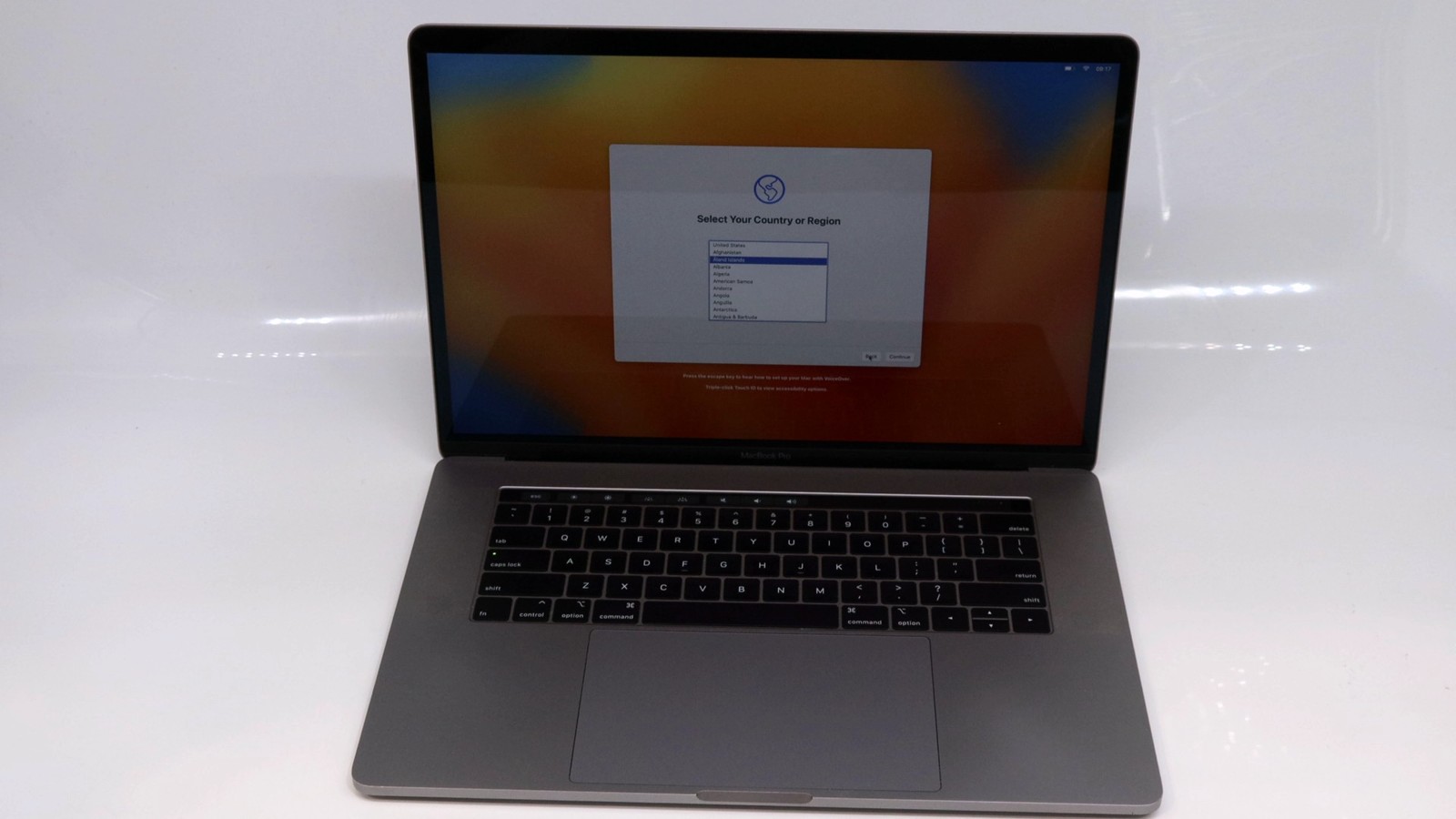 Apple MacBook Pro 15 Core i9 16GB 512GB Gray 2019 – Used Good