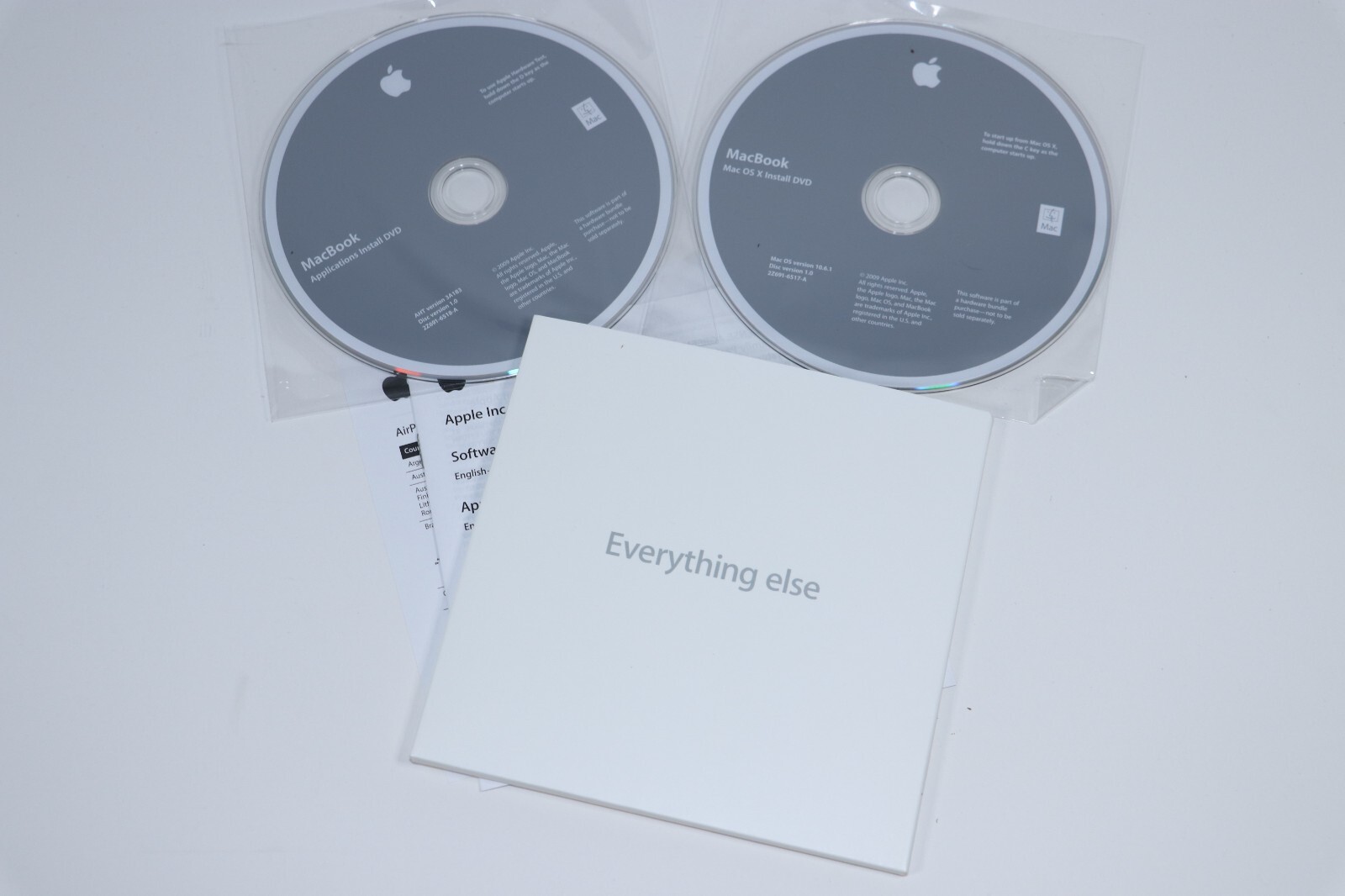 Apple MACBOOK ( LATE 2009 ) MAC OS X Version 10.6.1 Install & APPLICATIONS DVDs