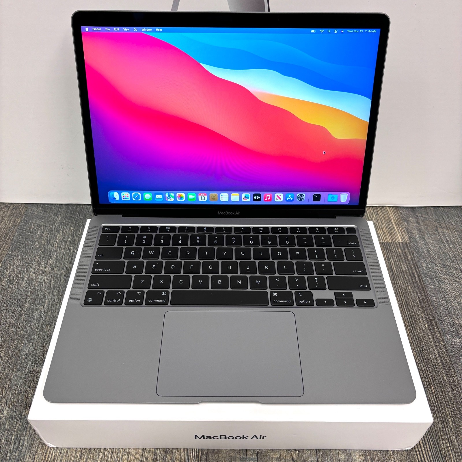 M1 2020/2022 Apple MacBook Air 13″ Retina RAM 256GB SSD – WARRANTY