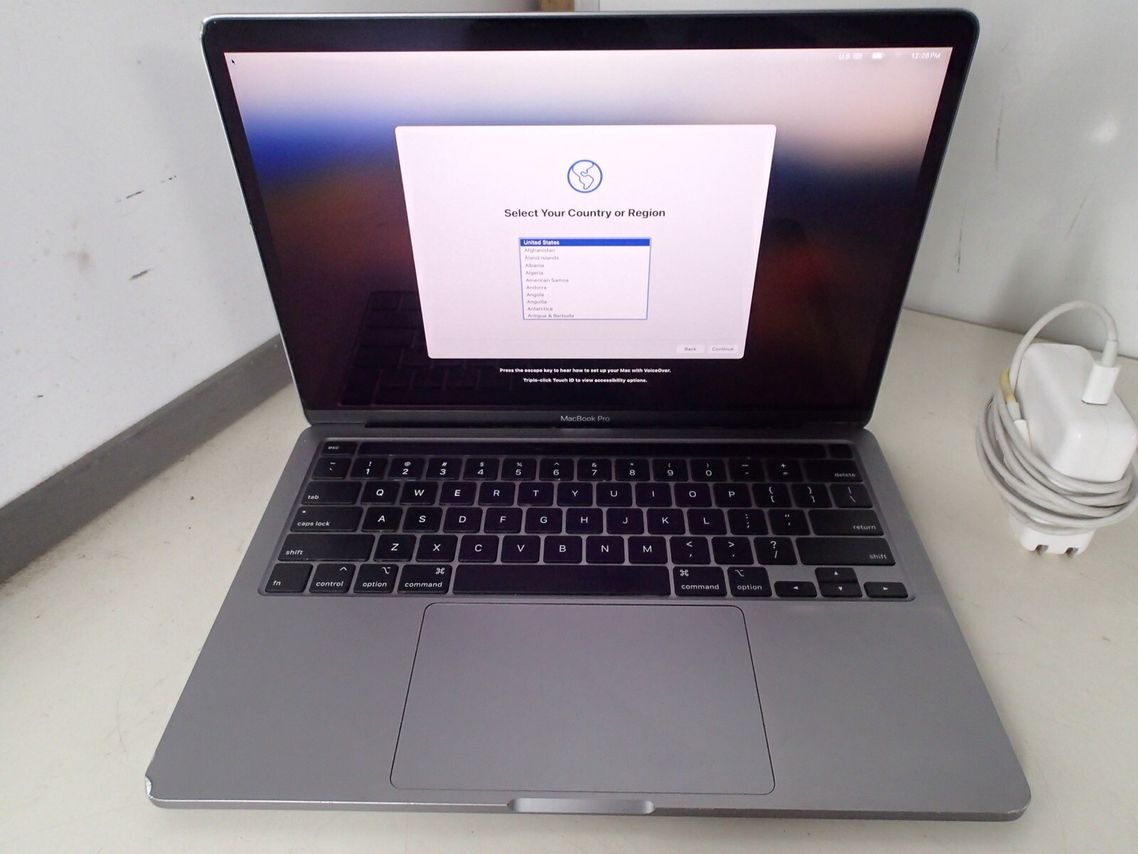 Apple MacBook Pro 2020 13” intel Core i5 2.00GHz 16GB RAM 500GB Sonoma A2251