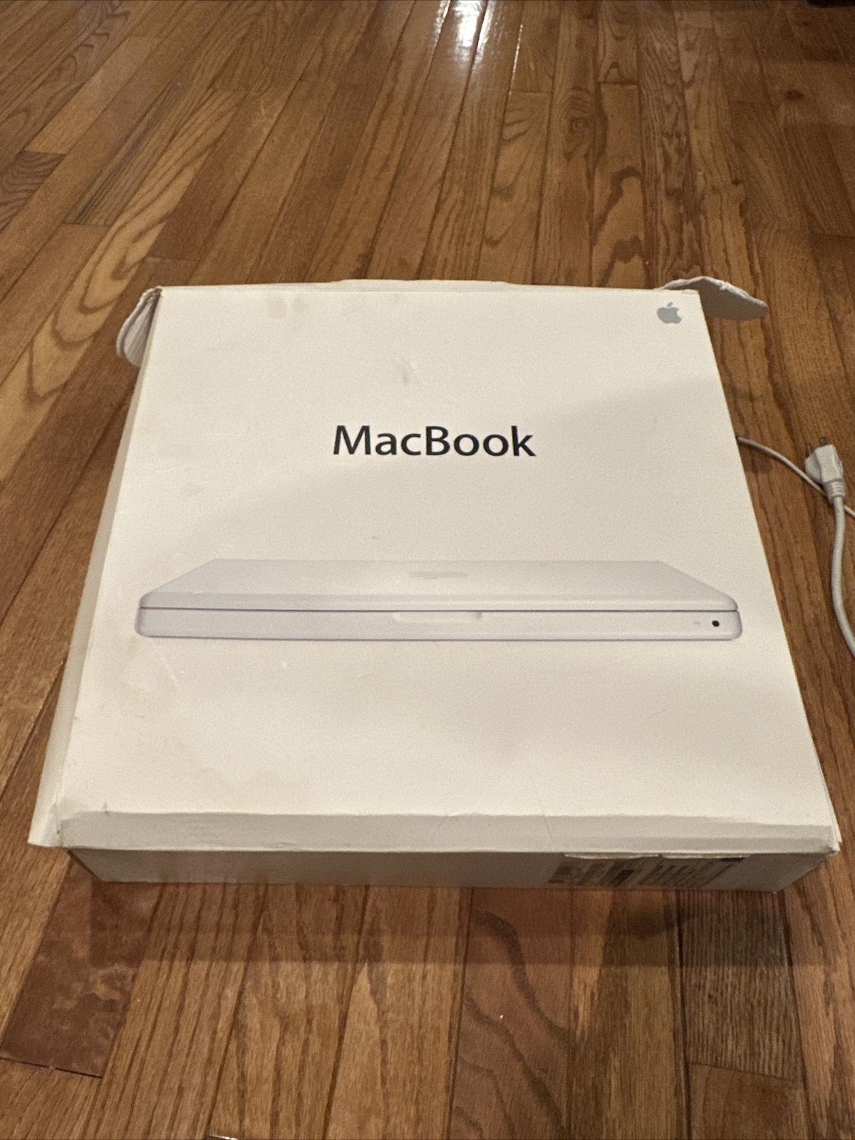 Apple Macbook 13″ Laptop | A1181 | 2.0GHz | 128GB SSD | 4GB RAM | With Box