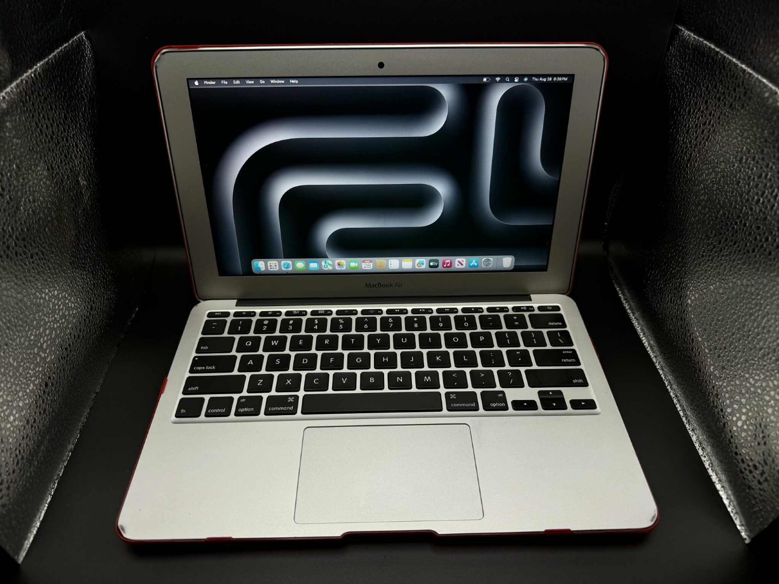 Apple MacBook Air 11″ w/ turbo boost- 2025 OS: Sequoia- fast!
