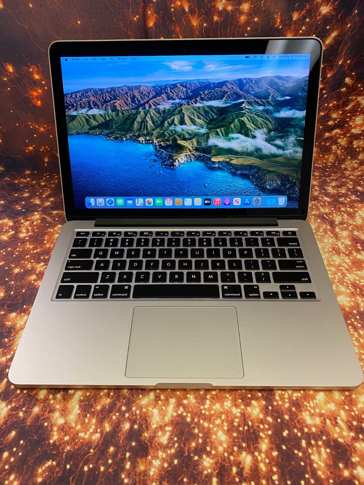 2015 Apple MacBook Pro 13″ Retina/ 2.7Ghz i5 / 16GB / 512GB SSD. MacOs Monterey