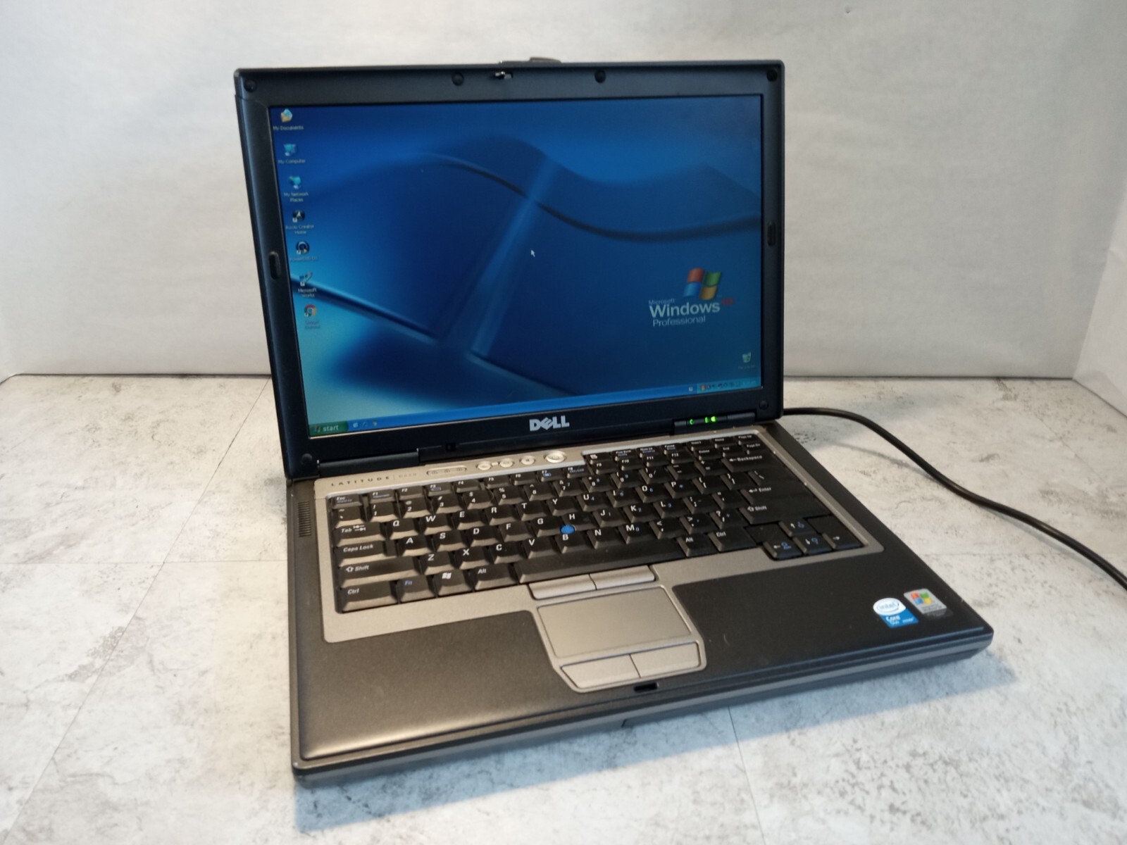 Dell Latitude 14″ Vintage Laptop Intel CPU 2GB RAM 80GB HDD Windows XP WiFi -RR