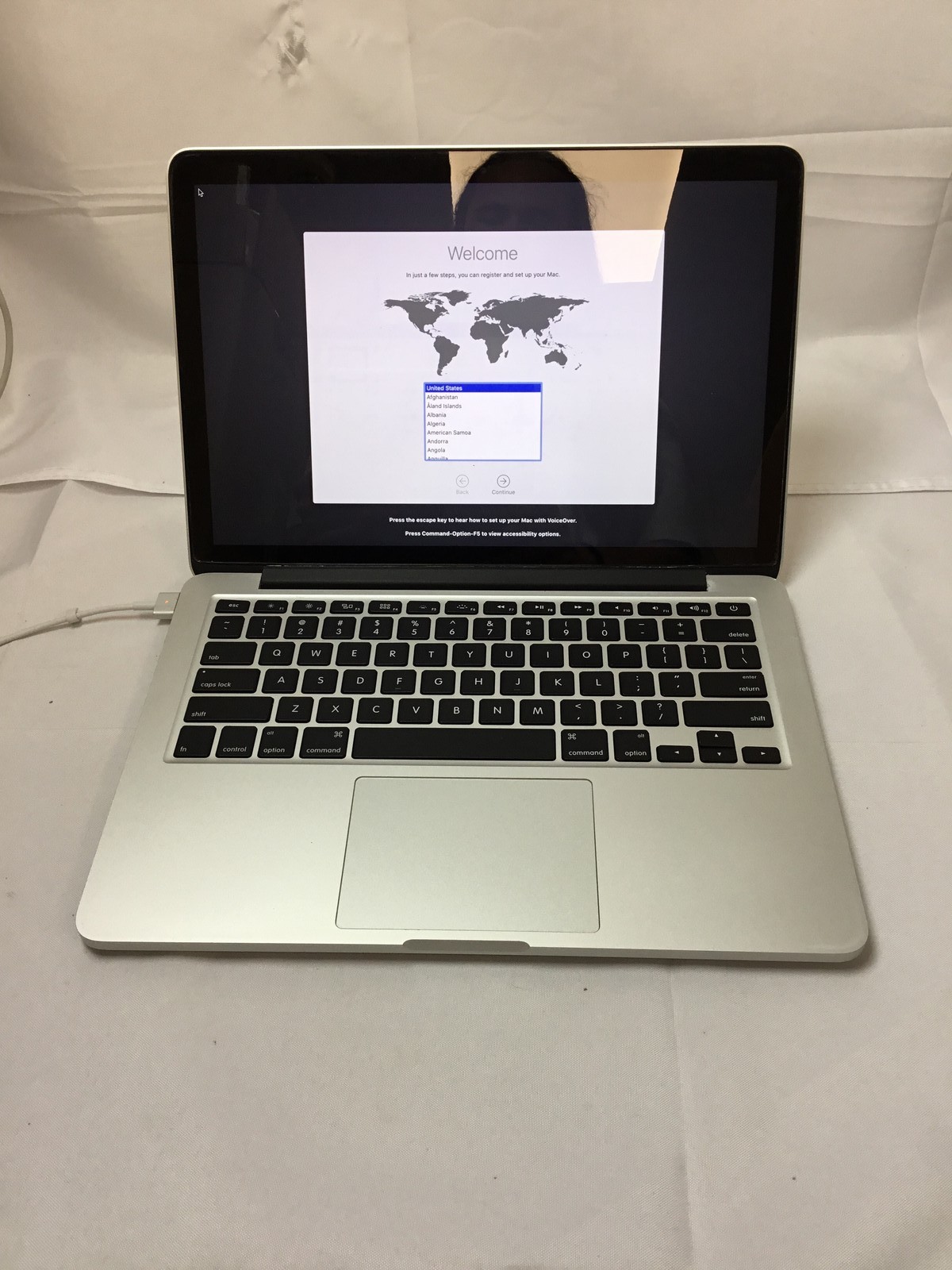 Apple MacBook Pro (E2015) “Core i5″ 13.3” 2.9 GHz 16 GB 256 GB SSD Grade C
