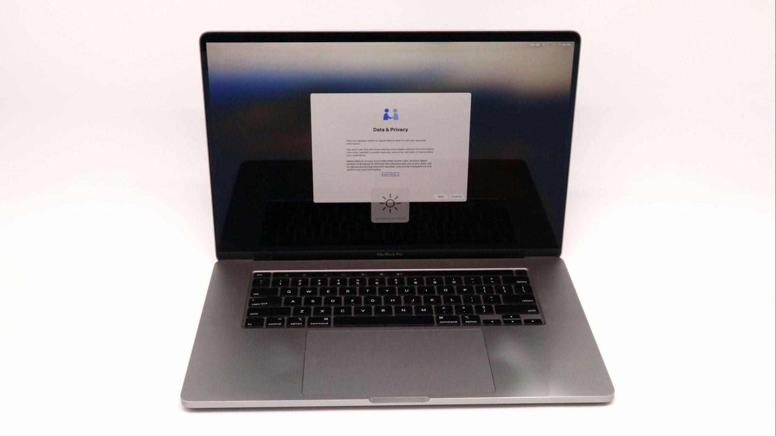 Apple MacBook Pro A2141 16 Core i7 16GB 1TB Gray 2019