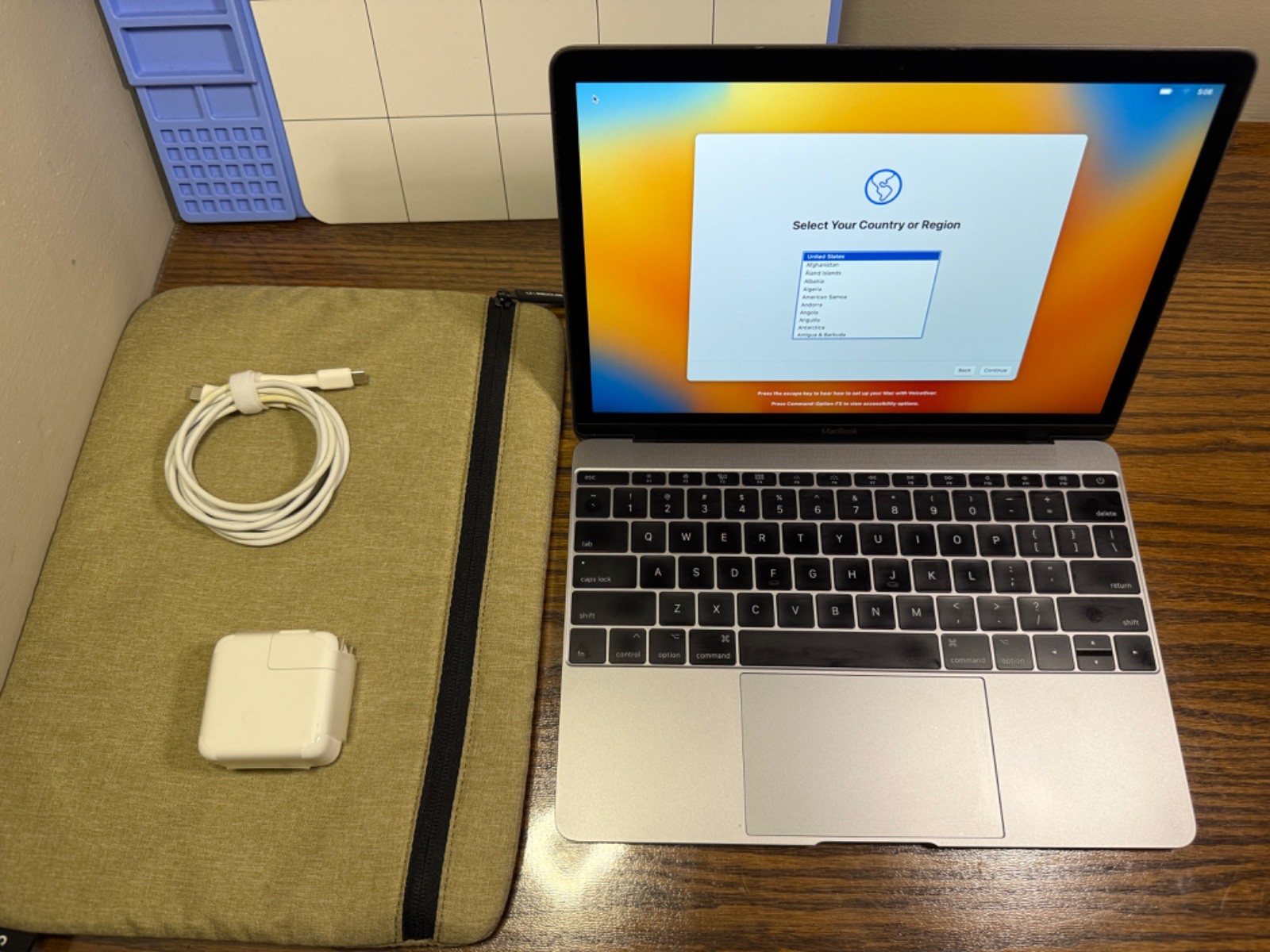 RARE Silver 2017 APPLE MACBOOK 12″ Retina 16GB/512GB/i7 w/BUNDLE