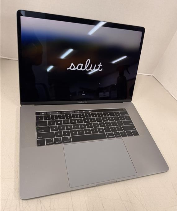 Apple MacBook Pro 15″ 2018 A1990 i7-8750H 2.20GHz 16GB RAM 512GB SSD AMD 555X