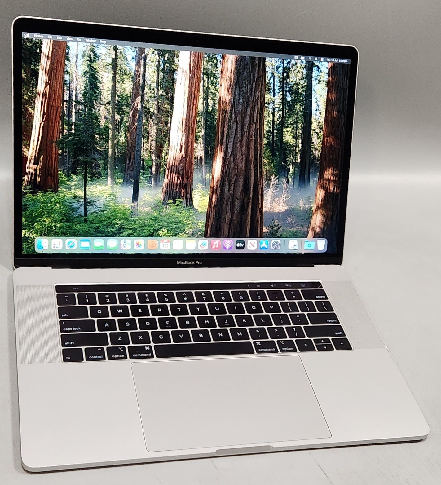 Apple MacBook Pro Retina 15″  2018 Intel i7-8850H @ 2.60GHz 16GB RAM 1TB SSD