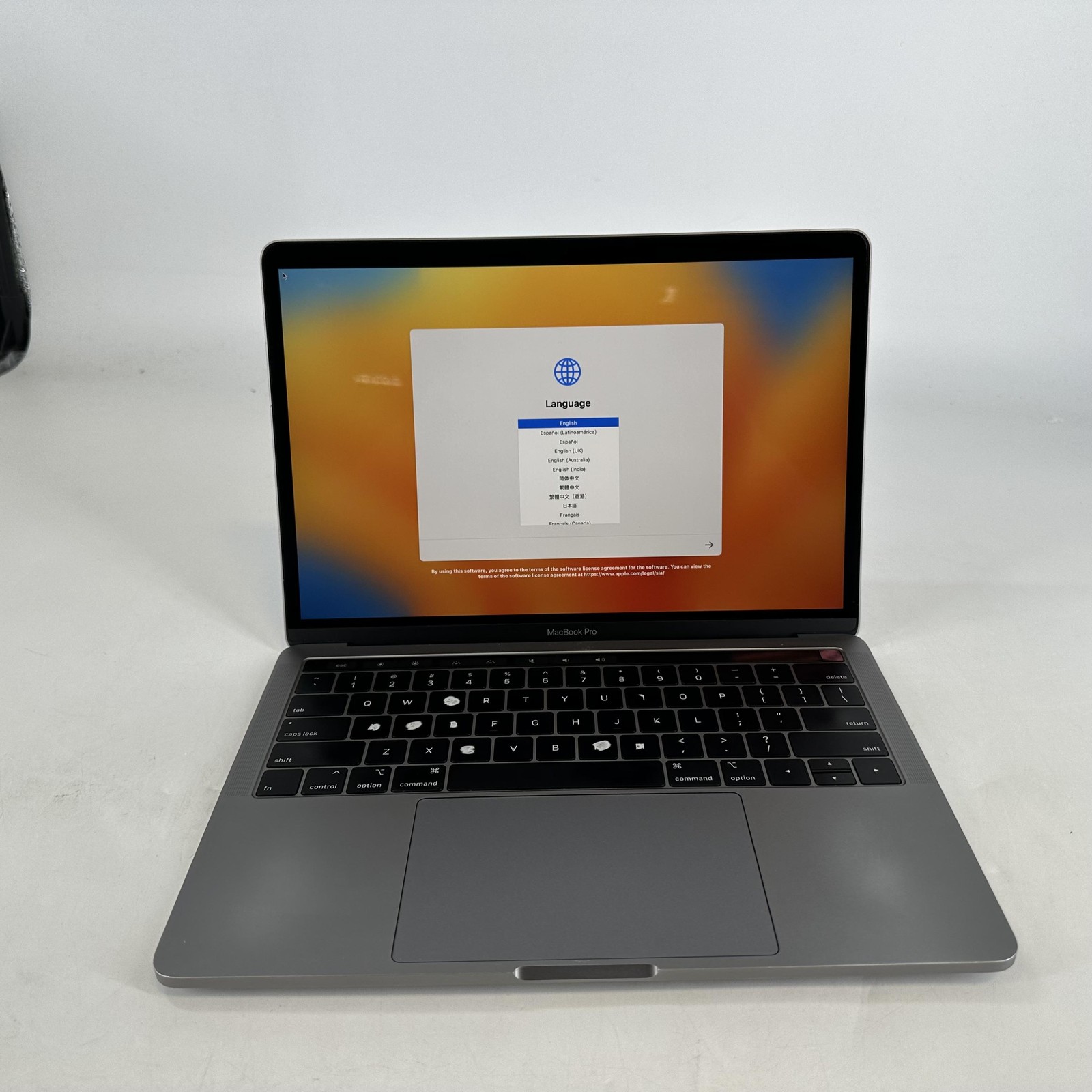 MacBook Pro 13 Space Gray 2019 1.7 GHz i7 8th Gen. 16GB 256GB SSD Worn Keys