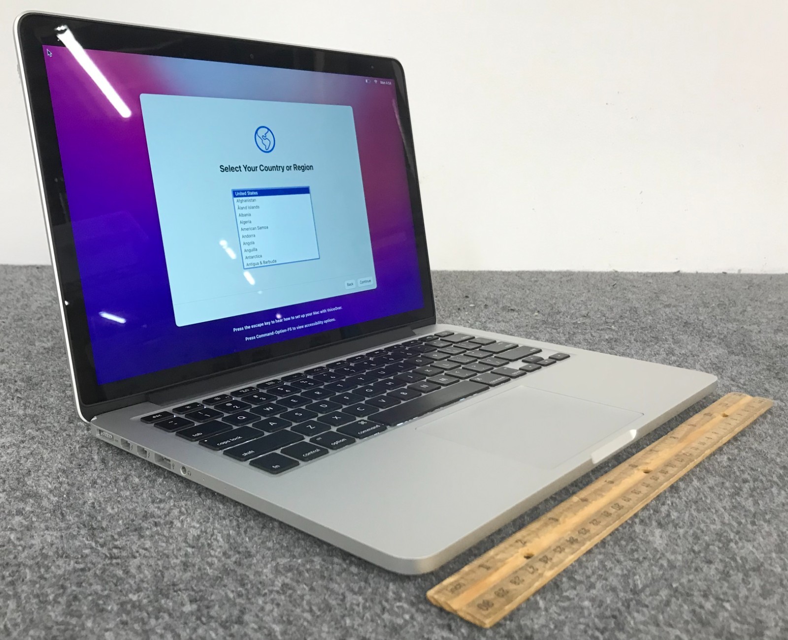 Apple MacBook Pro A1502 MF843LL/A 2015 2K 13.3″ Laptop i7-5557U 16GBRAM 512GBSSD