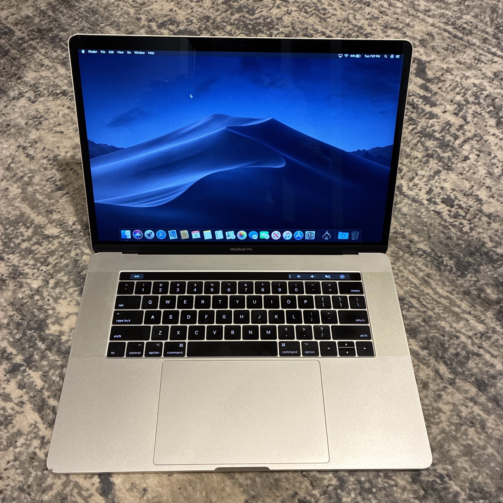 Apple MacBook Pro 15 A1707 Intel Core i7 2.80 GHz, 512 GB 16 GB RAM MacOS Mojave
