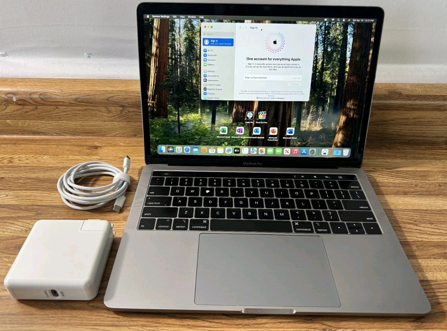 MacBook Pro 13″ (2019) i5 16GB RAM – LOADED !!!
