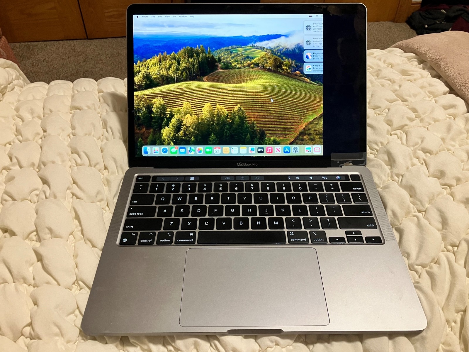Apple MacBook Pro 13.3″ (512GB SSD, Intel Core i5 8th Gen., 3.90 GHz, 8GB)…