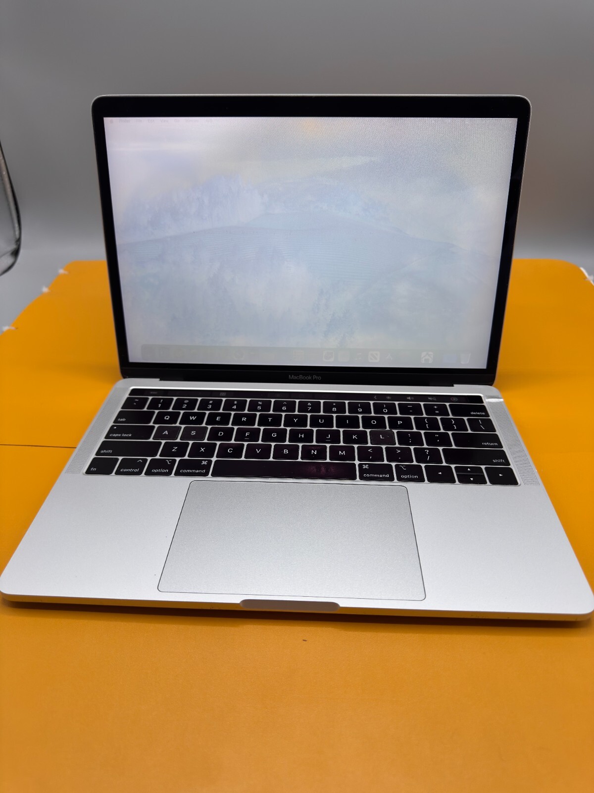 BAD LCD Apple MacBook Pro 13″ 2019 (A1989) Intel Core i5 2.4GHz /8GB/ 512GB SSD