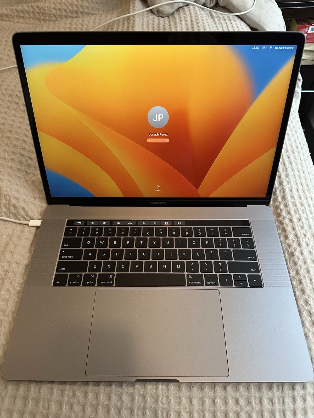 2017 Apple MacBook Pro 15″ | i7 | 16GB RAM | 512GB SSD | MINT CONDITION