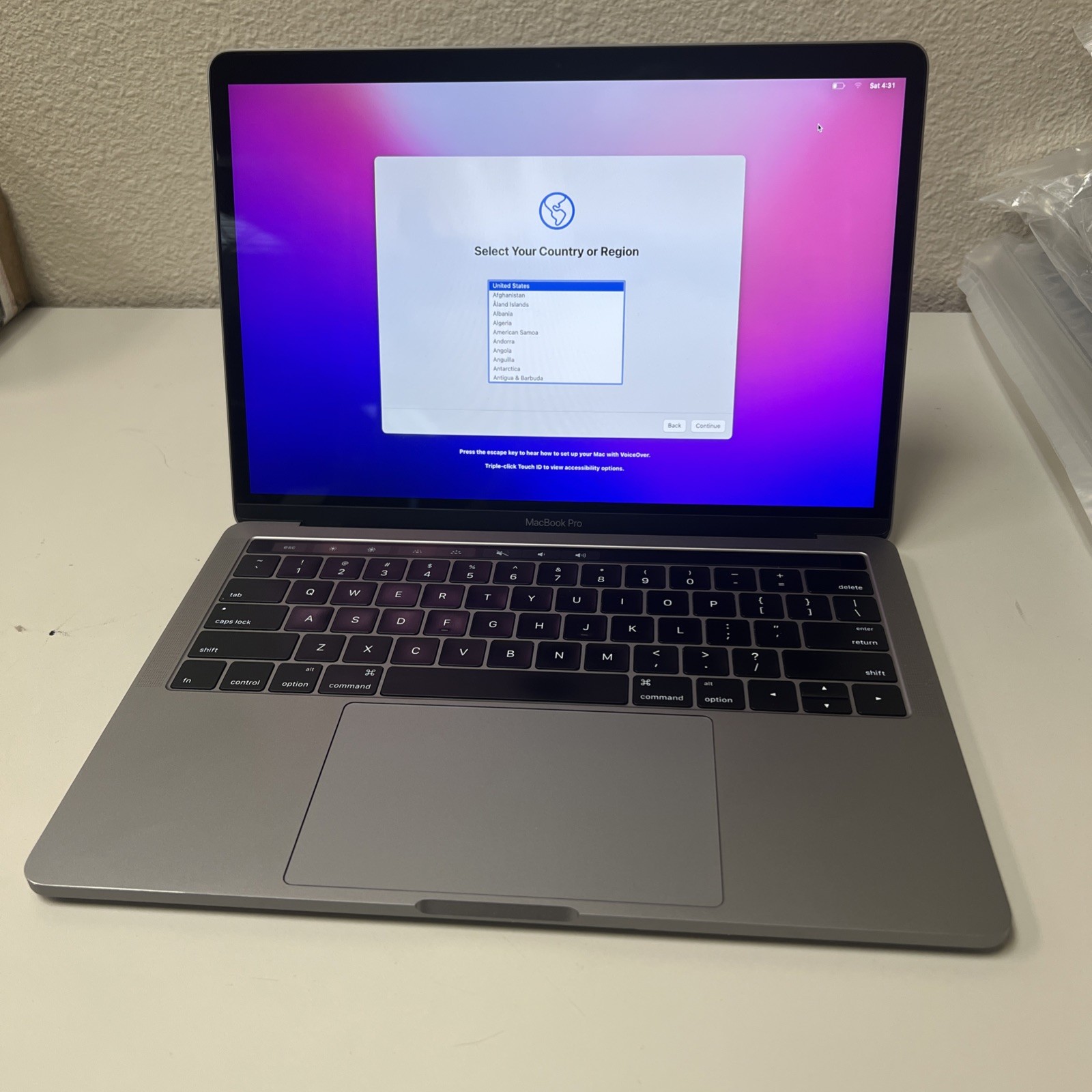 Apple MacBook Pro 13″ i7 16GB RAM, 512GB A1706 3.3GHz *Read Description* (2016)