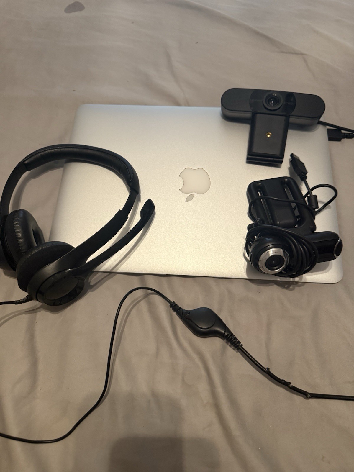 Apple MacBook Streaming Setup