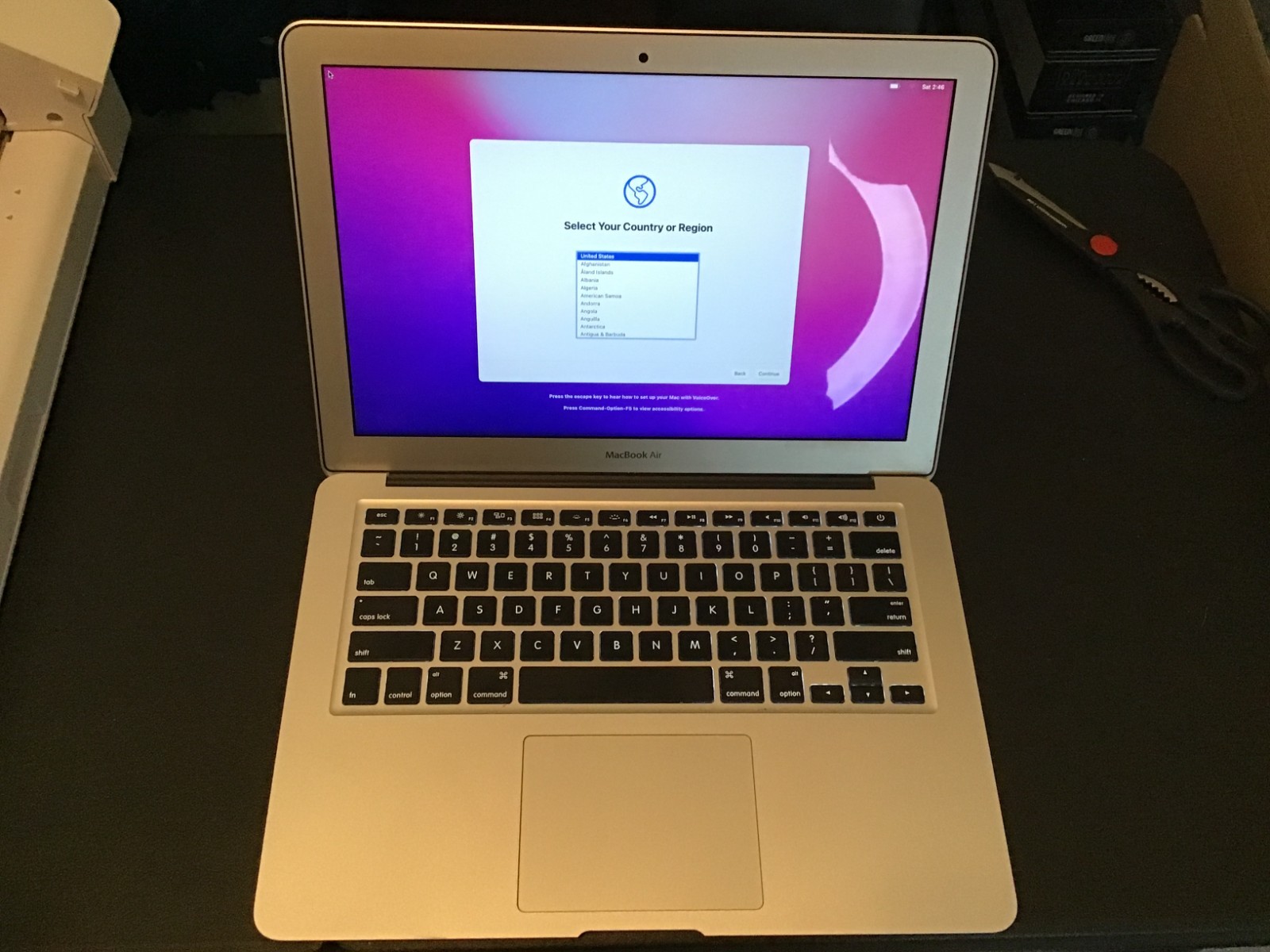 Apple MacBook Air 13.3″ (128GB SSD, Intel Core i5 5th Gen., 1.80 GHz, 8GB)…
