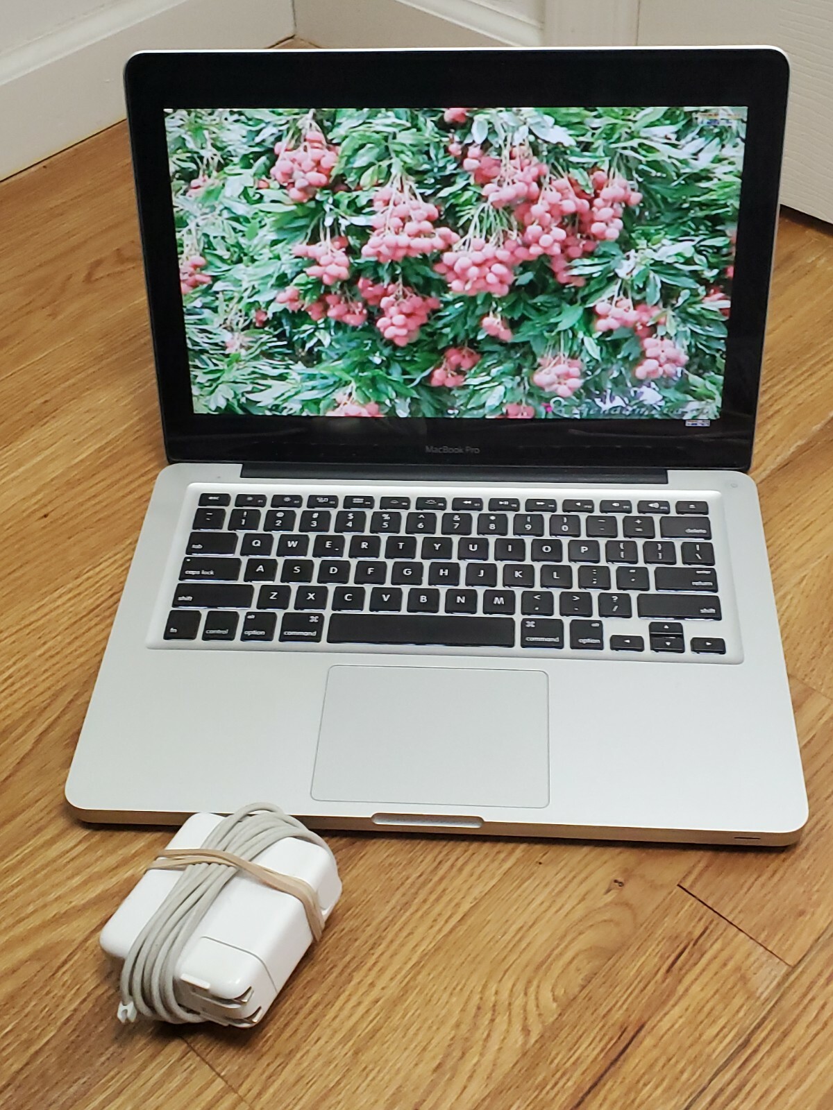 UPGRADED MacBook Pro 13-Inch Quad Core i7 3.5GHz 16GB 500GB SSD/WARRANTY