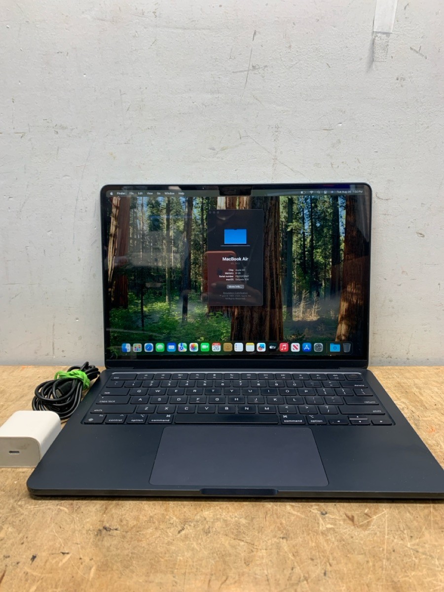 2022 Apple MacBook Air 13.6″ M2 8C GPU 3.5GHz 8GB RAM 256GB SSD MLY3 (E10044521)