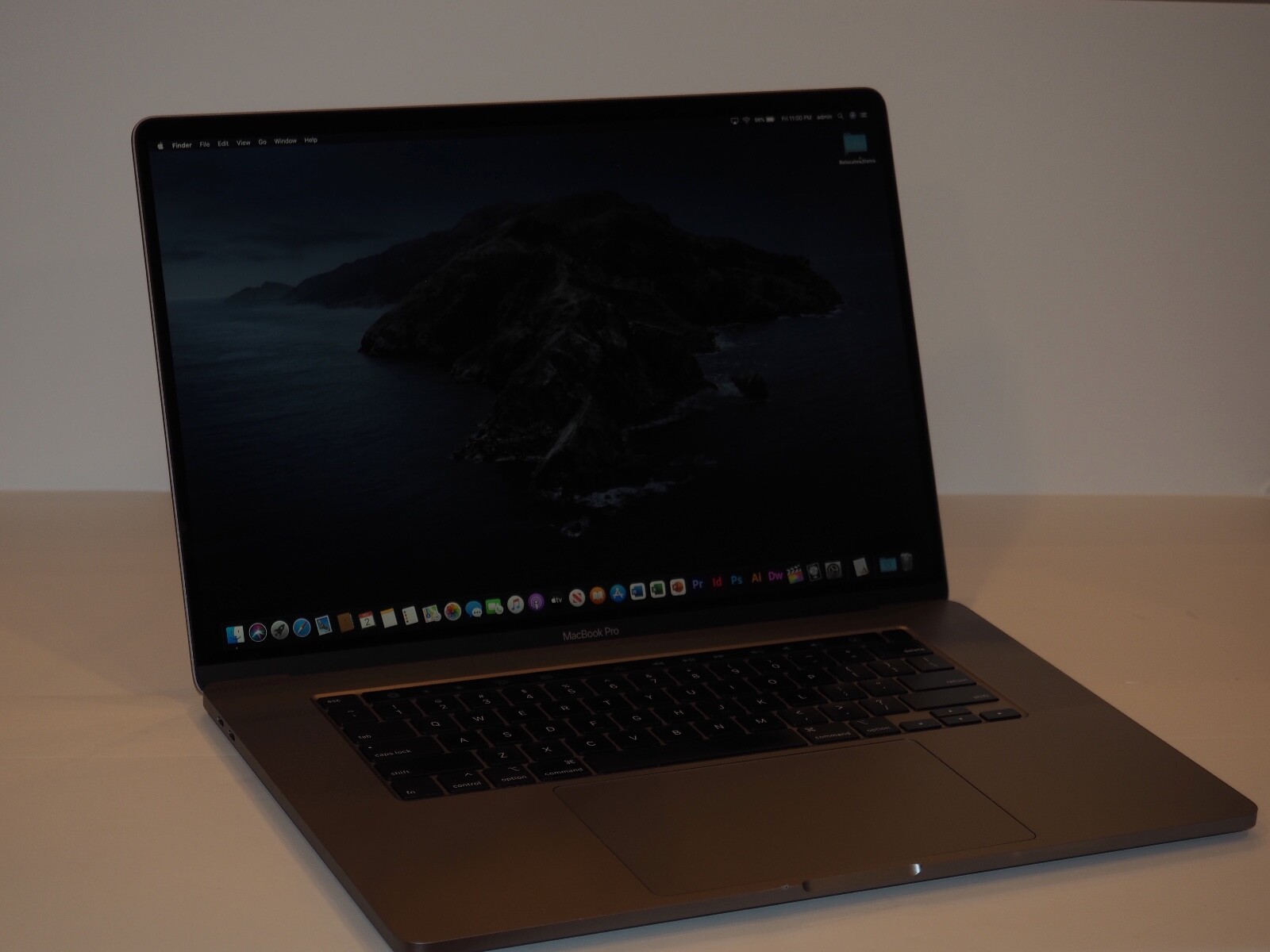 LOADED!! Apple MacBook Pro 16″ i7 Retina w/TouchBar + 32 GB RAM + 2024 OS + MORE