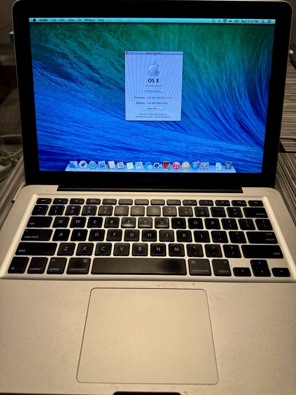 Apple MacBook Pro 13” 2.26Ghz Core 2 Duo, 4GB RAM, 320GB HDD