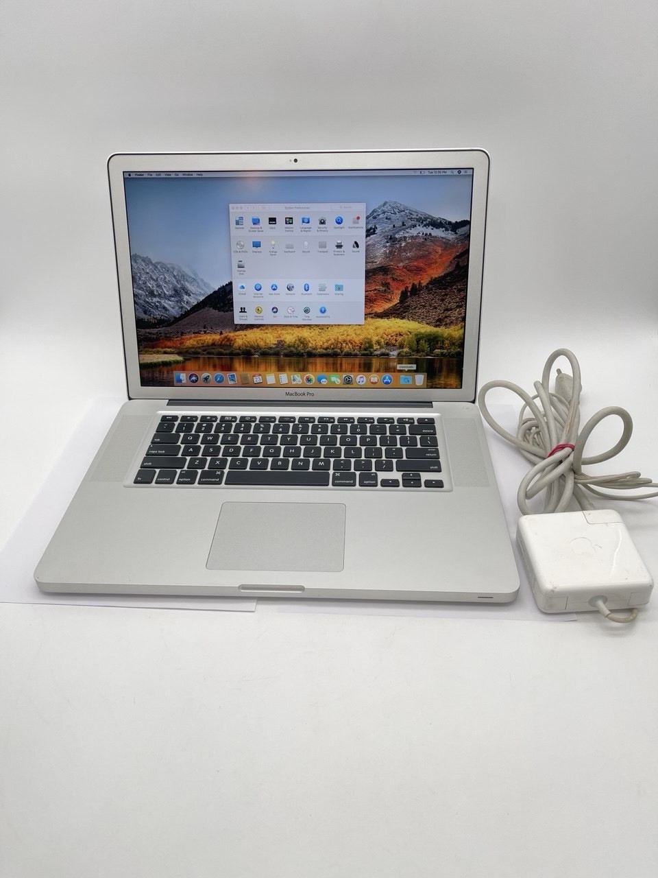 Apple MacBook Pro 15″A1286 (2010)Intel Core i7 2.66 GHz, 8GB, 500GB storage