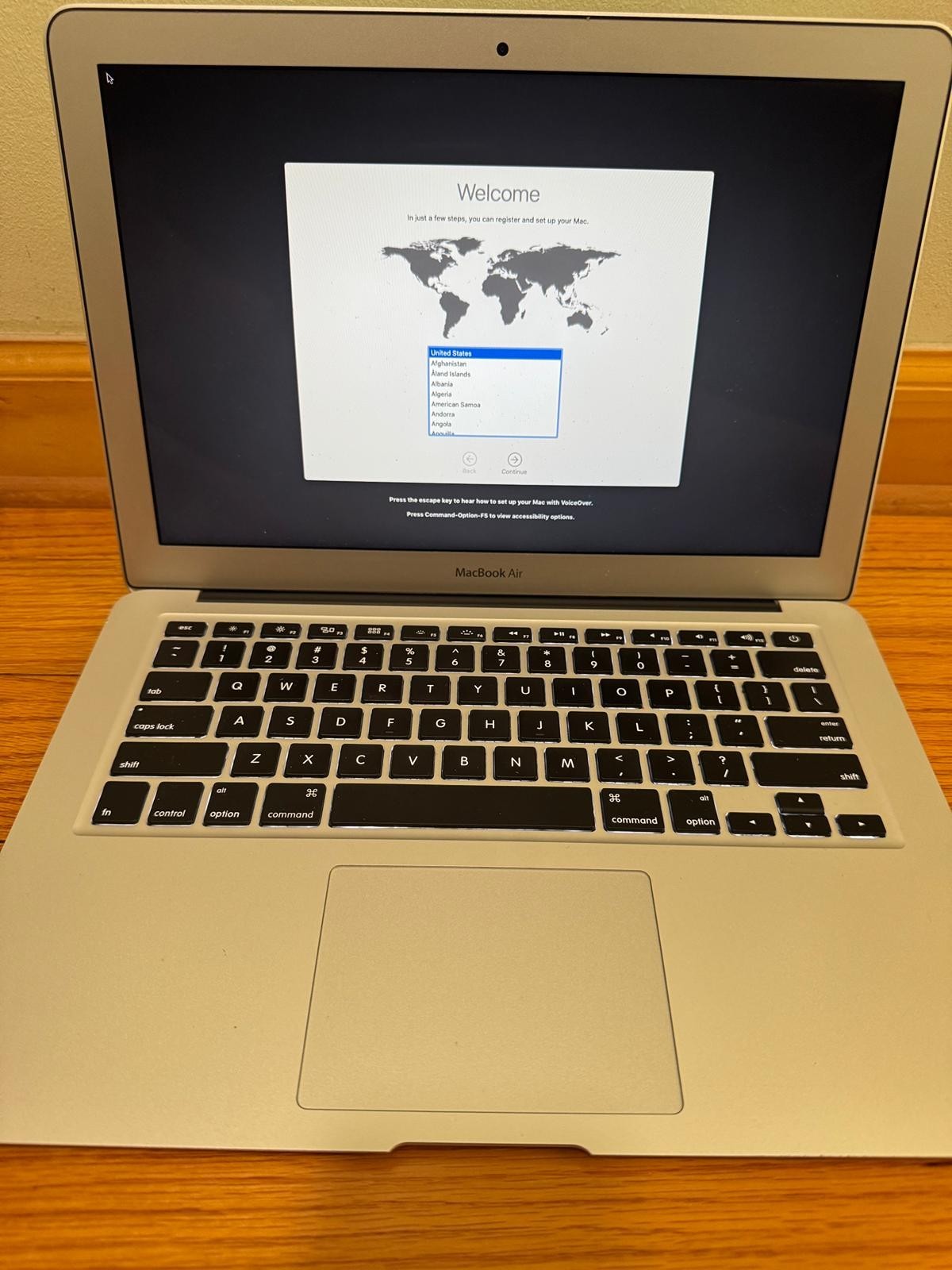 Apple MacBook Air 13″ 2015 8GB RAM 128GB SSD Intel Core i5