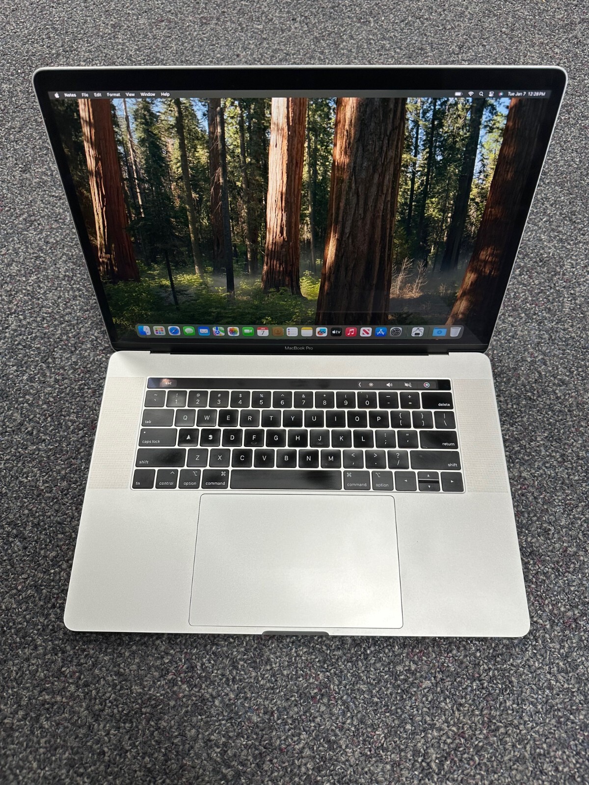 2018 Apple MacBook Pro 15″  Touch Bar i7 2.6ghz – Choose Specs – Good Condition