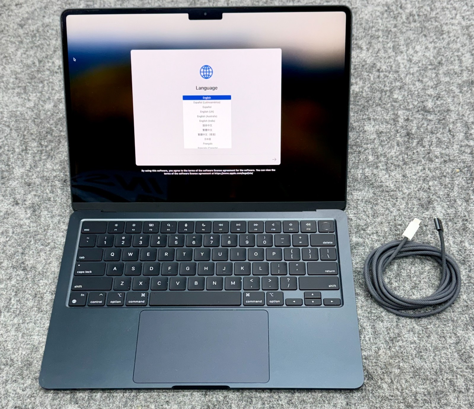 Apple MacBook Air 13” 2024 – M3 Chip, 8GB RAM, 512GB SSD-OS Sonoma – Good, Read