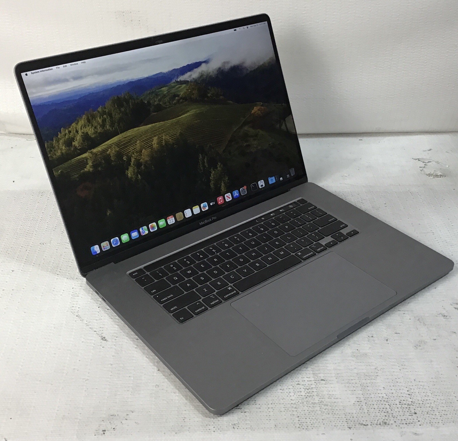 2019 Apple MacBook Pro A2141 i7-9750H 2.60GHz 16GB 512GB SSD 100 Cycle Count