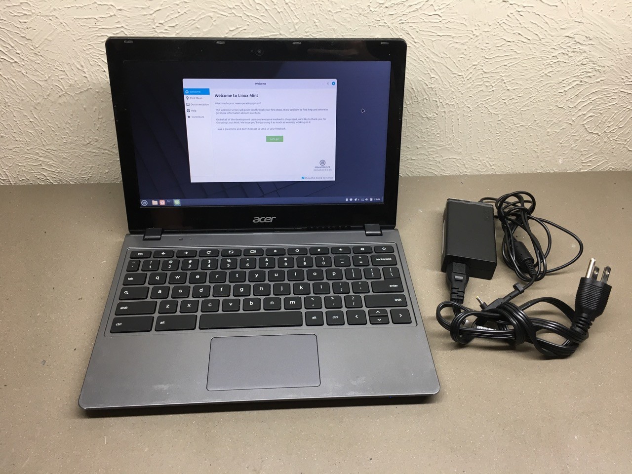 Acer Laptop 11.6″ Intel 1.40GHz Celeron 2957U 4GB DDR3 16GB SSD Linux Mint 22