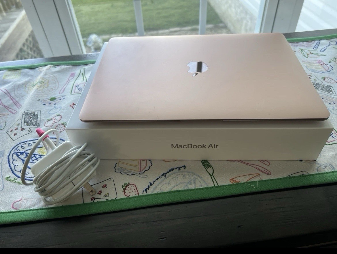 Apple MacBook Air A2179 13.3” 256GB SSD Laptop – Gold MWTL2LL/A 2020