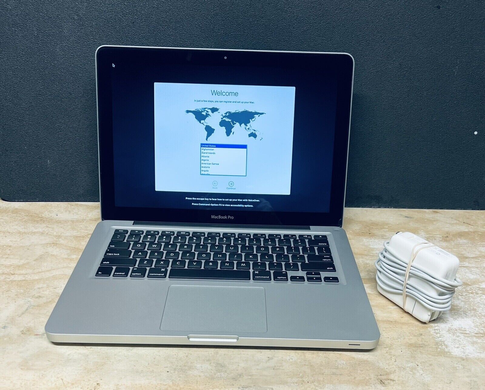 Apple Macbook Pro 13 Core i5 | Costum |8GB RAM + 256 SSD | Turbo 2.4 Ghz Laptop