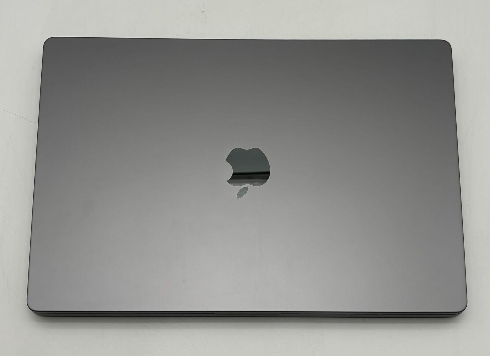 Apple 2021 MacBook Pro 16″ M1 Max (24-Core GPU) 32GB RAM 512GB SSD A2485