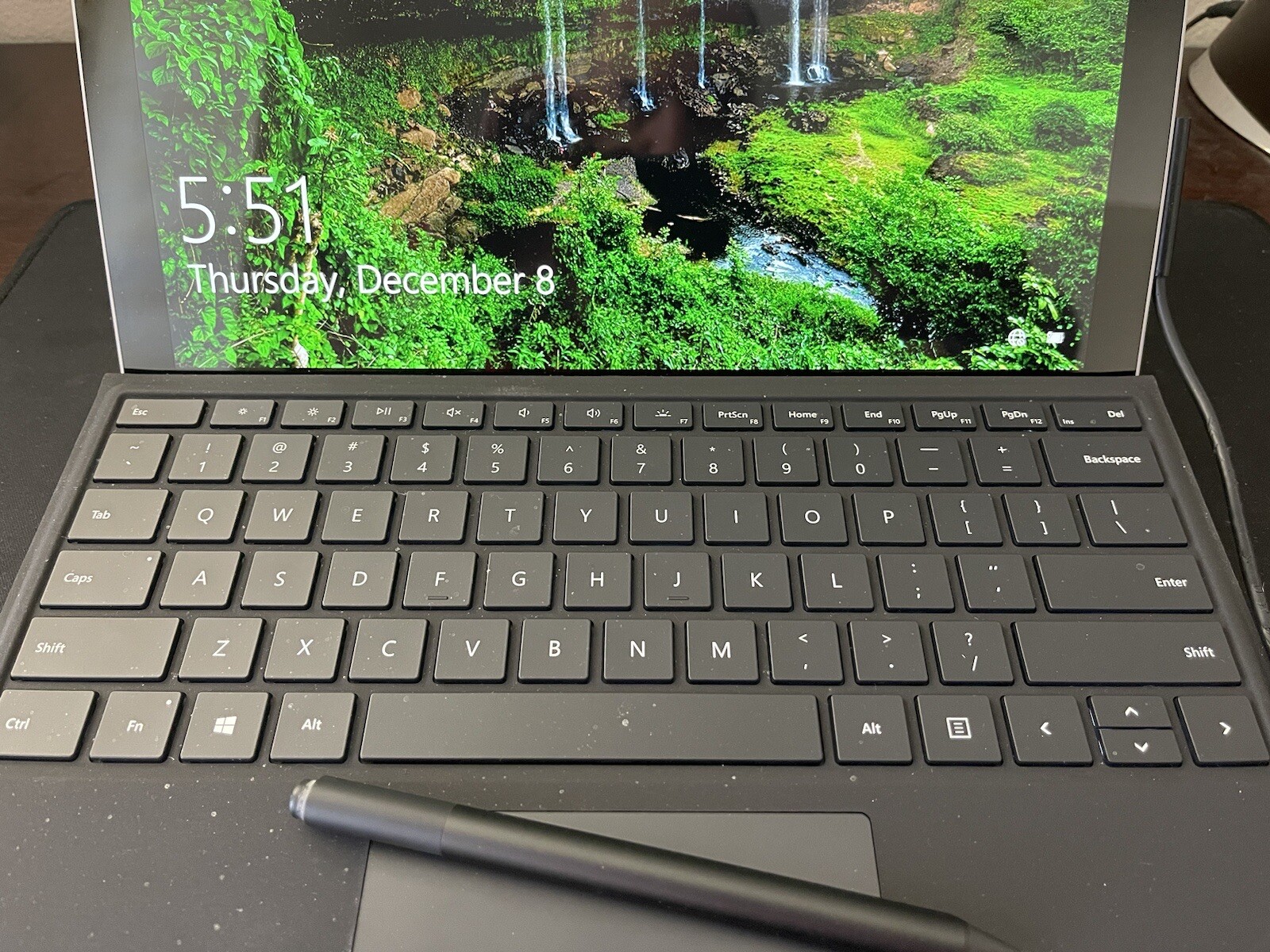 Microsoft Surface Pro 6 i5-8350U 1796 12.3″ i5-8350U 8GB RAM 256GB with MS Key.