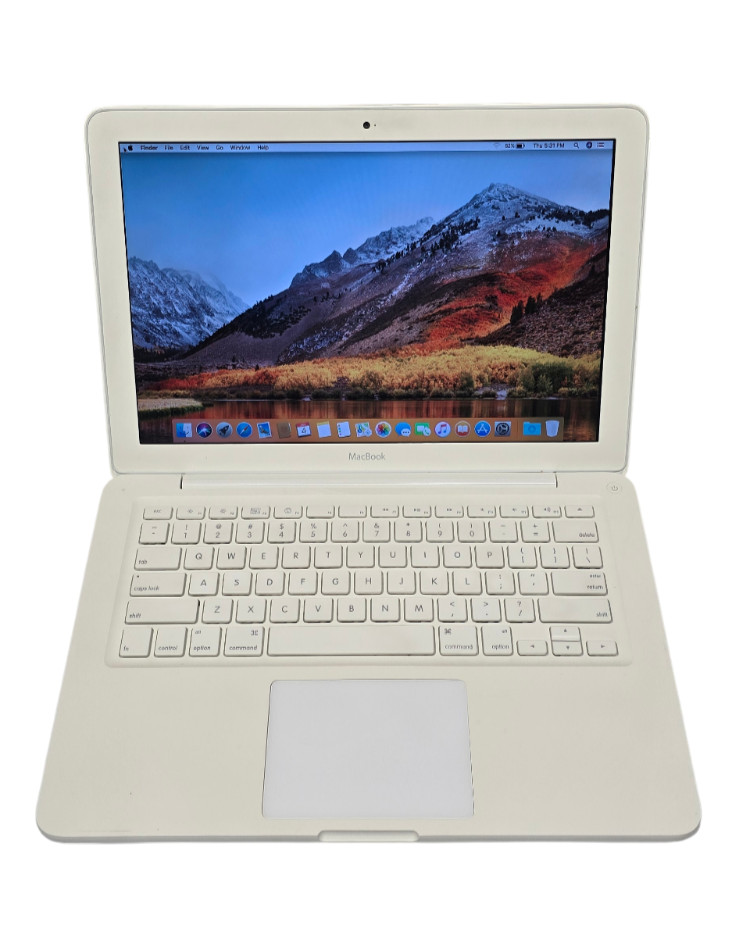 Apple MacBook 13 in 2009 Core2Duo 2.40GHz, 128 GB SSD 4 GB RAM MacOs High-Sierra