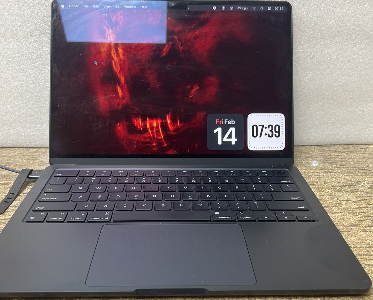 APPLE MACBOOK AIR A2861 8G RAM 500GB STORAGE LAPTOP